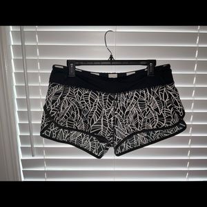 Lululemon Speed Up short